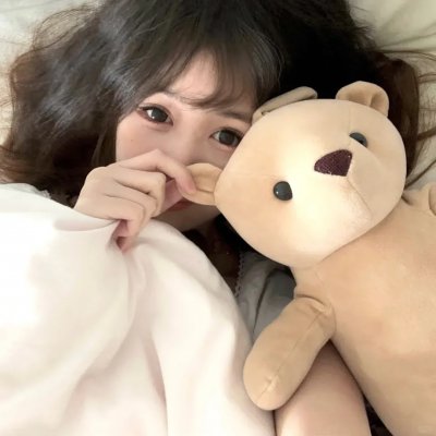 只是陌生人背景图